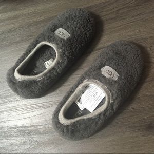 NWT Ugg Birche Gray Size 5